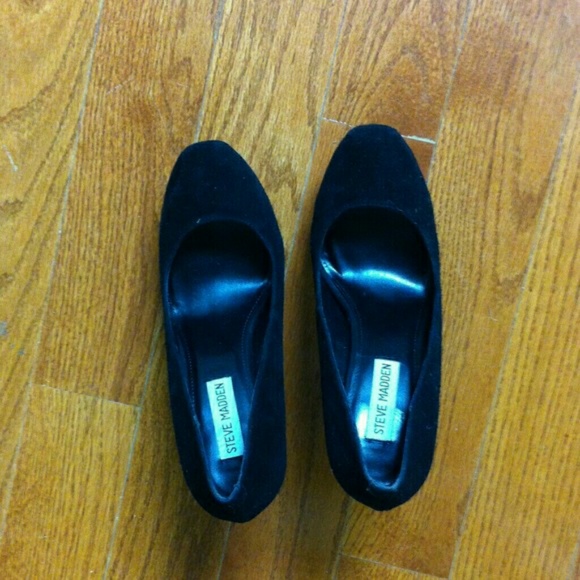 Black Suede Pumps - Picture 3 of 4