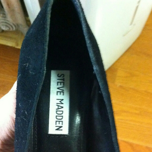 Black Suede Pumps - Picture 4 of 4