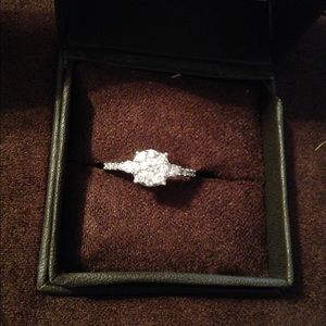 14k white gold diamond ring