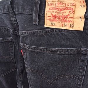 501 Levi's - Black - 38/30