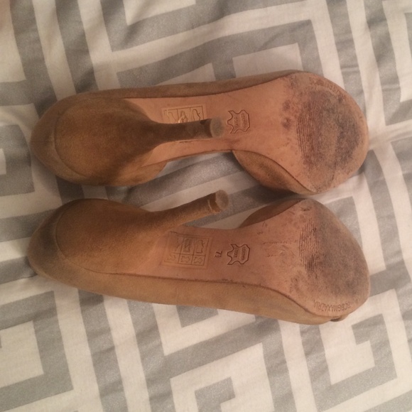 Nude suede hight heel sandal - Picture 2 of 4