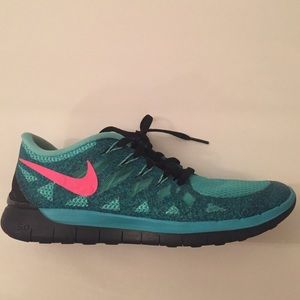 Nike free runs 5.0
