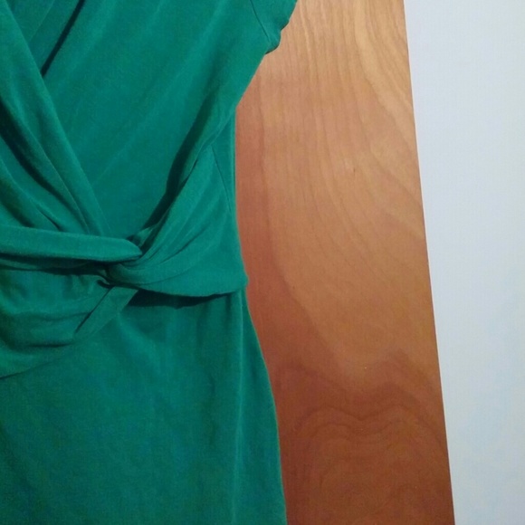 Short sleeved green wrap look top - Picture 3 of 3