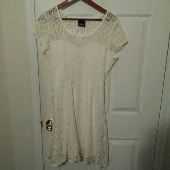 White lace dress