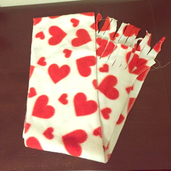 Heart printed scarf