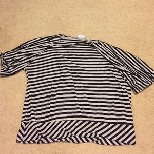 Black and grey striped Avenue shirt. 30/32