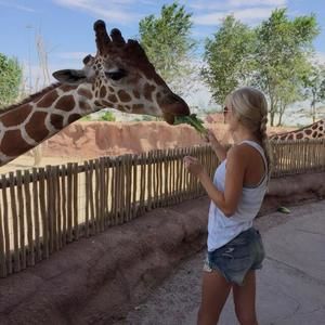 Meet your Posher, Hannah