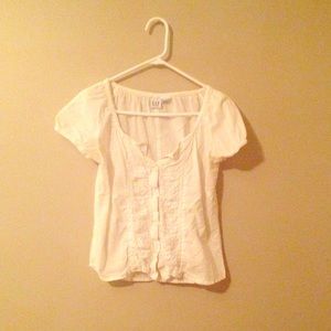 Gap peasant shirt in white. M. Short sleeve.
