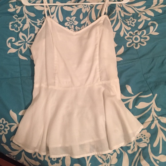 H&M white peplum top