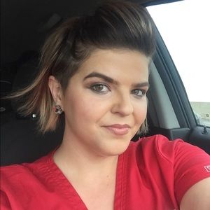 Meet your Posher, Dena