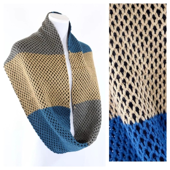 Blue Textured Infinity Scarf - Picture 4 of 4