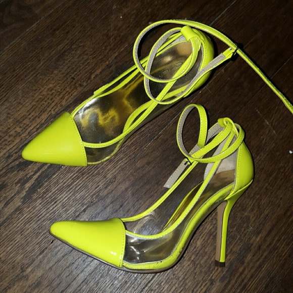 Shoes - Neon green pumps SOLD
