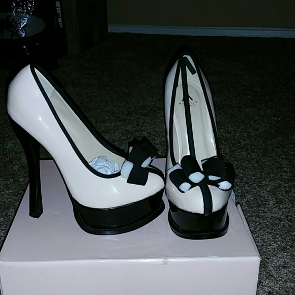 Ladies Heels - Picture 2 of 2