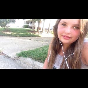 Meet your Posher, Hailey