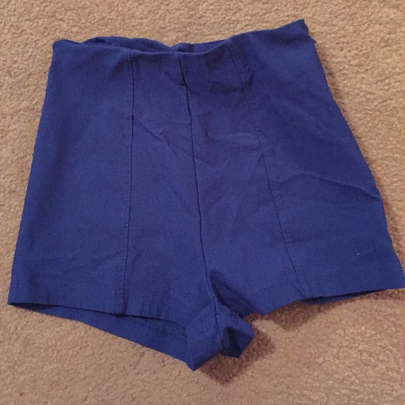 Cute high-waisted shorts!