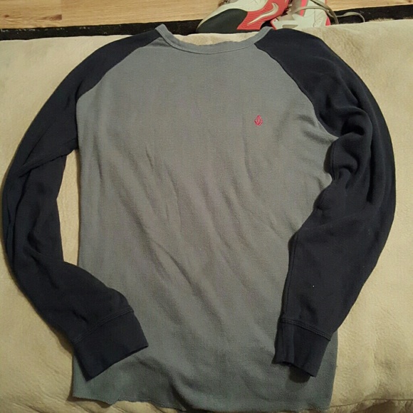 Volcom thermal shirt
