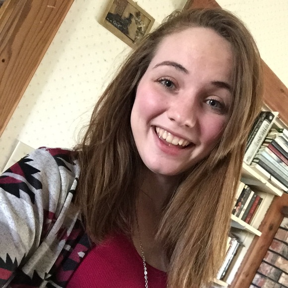 Meet your Posher, Holly