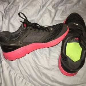 Nike running shoes 8.5 in good condition