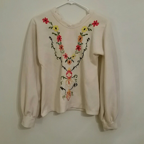 Vintage embroidery bell sleeve sweater / jumper