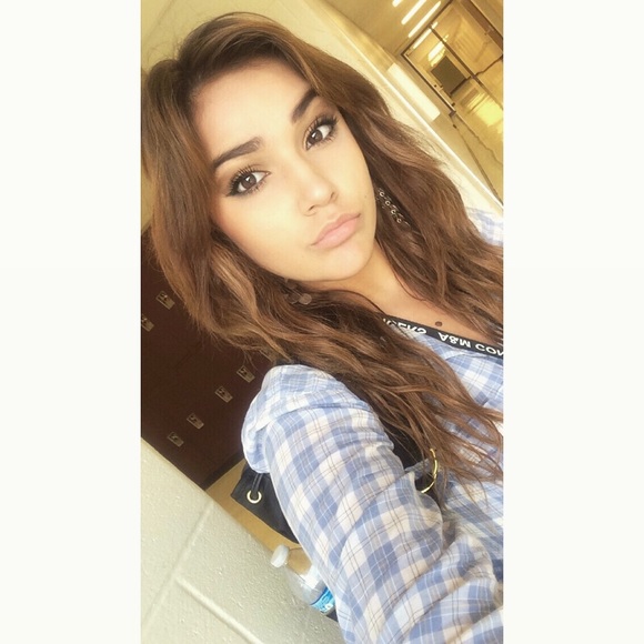 Meet your Posher, Nicole - Picture 1 of 1