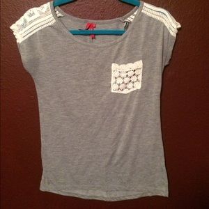 Crotchet grey pocket tee