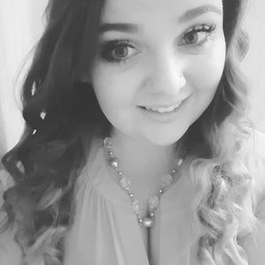 Meet your Posher, Carrie