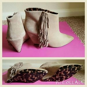 Betsy Johnson Ziah Ankle Bootie in Taupe