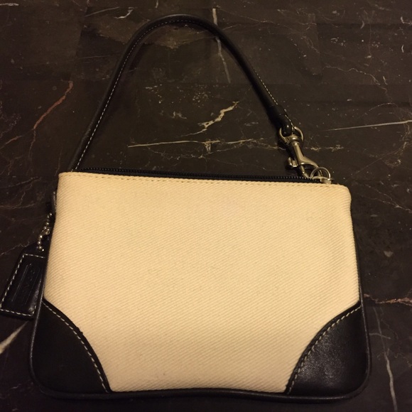 Coach wristlet: black & cream