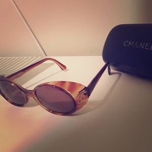 LOWERED!Chanel glasses✨