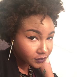 Meet your Posher, Devin