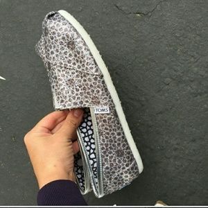 silver pattern Toms