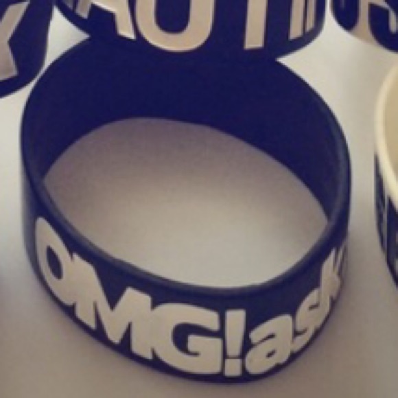 Bracelets for Aniston!
