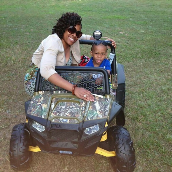 Meet your Posher, Whitney - Picture 1 of 1