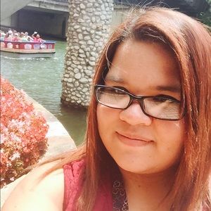 Meet your Posher, Perla