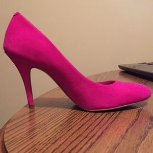 Jessica Simpson pink heels