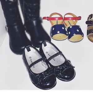 Black Quilted Mary Janes  Size 6.