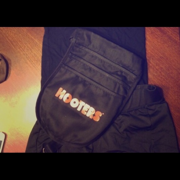 Hooters Pouch, Nametag, and hose 💜