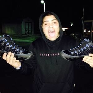 Meet your Posher, Moises