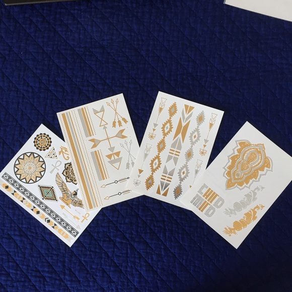 Other - Pack of 4 luxury metallic tattoos