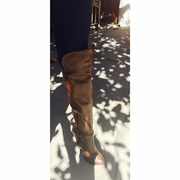 SOLD - Picture 3 of 4