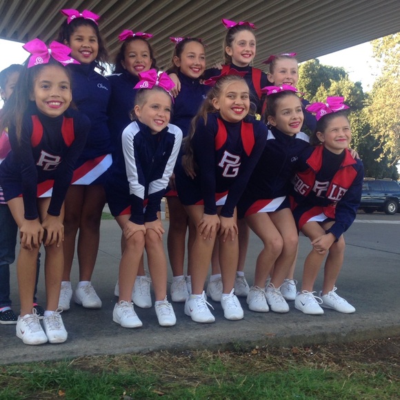 Crissy & Emma🎄🌟😇😻🎀🎁💖 - Picture 2 of 4