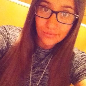 Meet your Posher, Leslie