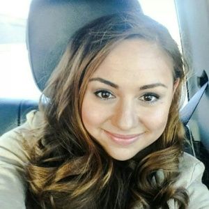 Meet your Posher, Christina