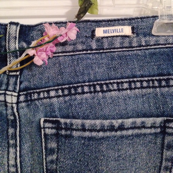 SOLD Brandy Melville Boyfriend Jeans - Picture 4 of 4