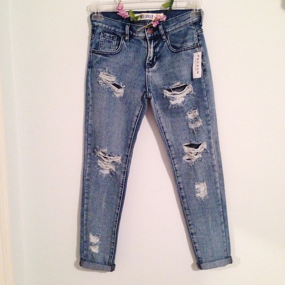 SOLD Brandy Melville Boyfriend Jeans - Picture 2 of 4