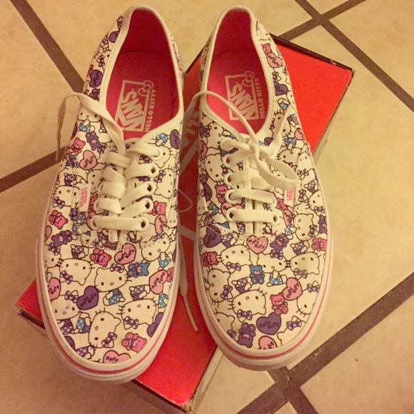Hello kitty vans! Size 9. Super cute!!