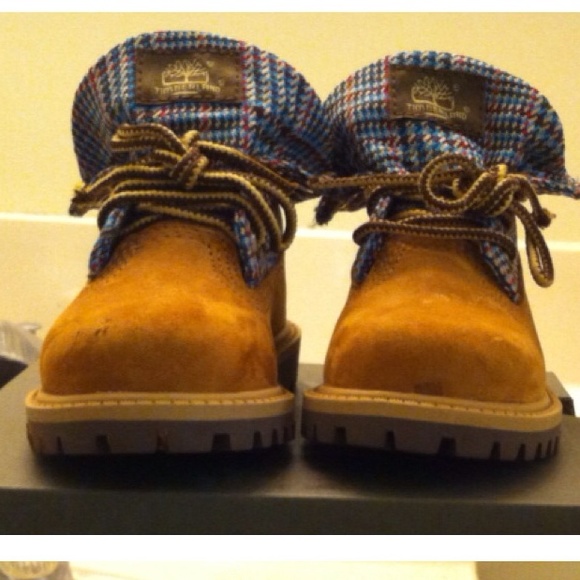 Boy timberlands size 6