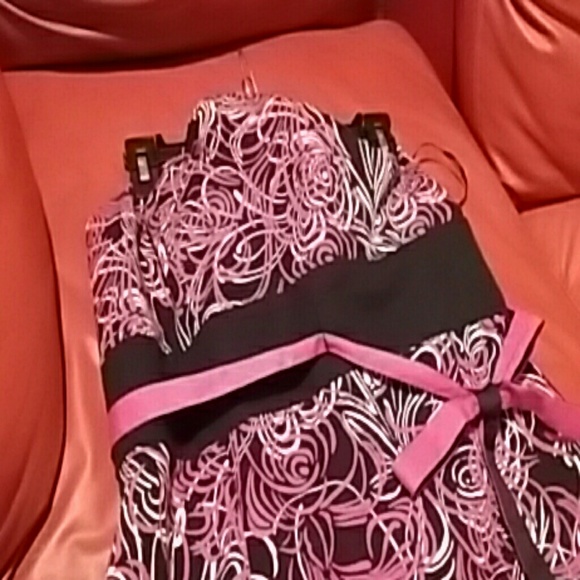 Halter dress - Picture 2 of 4