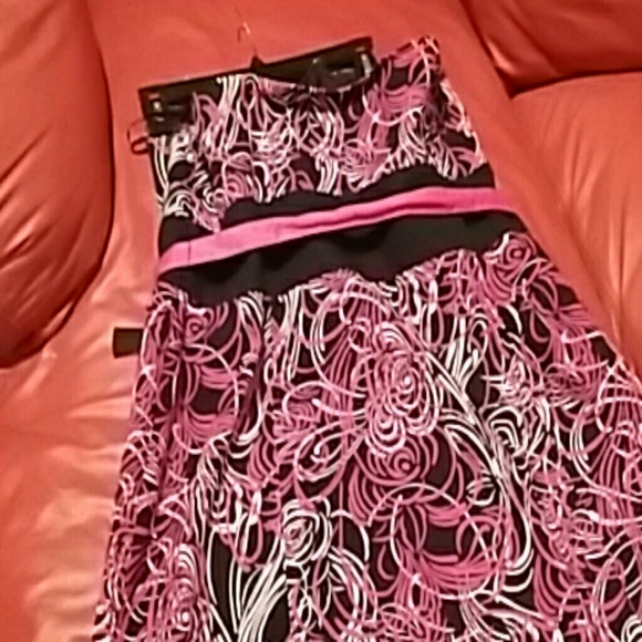 Halter dress - Picture 3 of 4