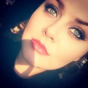 Meet your Posher, Alicia